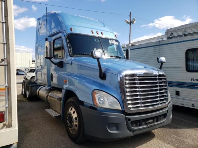 Salvage cars for sale from Copart Moraine, OH: 2013 Freightliner Cascadia 1