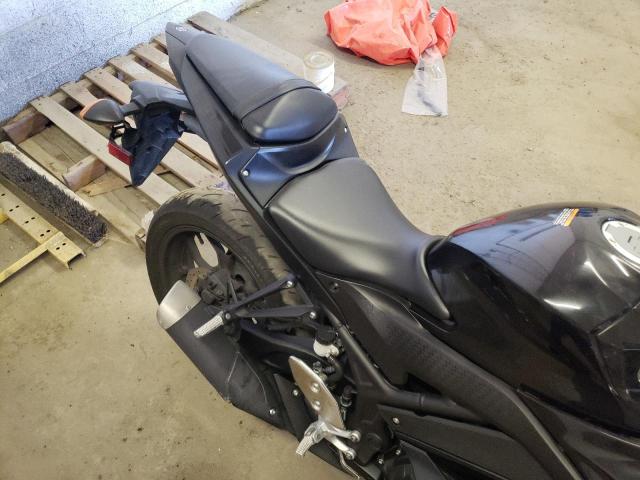2021 YAMAHA YZFR3 A MH3RH18Y1MK007664