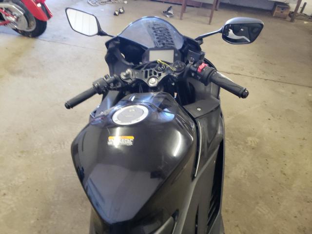2021 YAMAHA YZFR3 A MH3RH18Y1MK007664