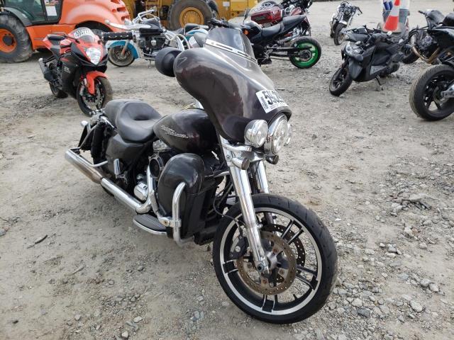 2011 HARLEY-DAVIDSON FLHX - 1HD1KBM17BB674598