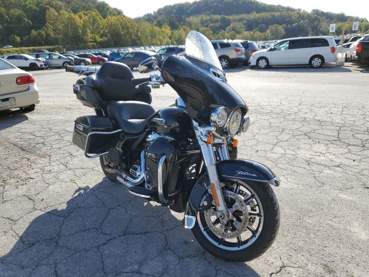 1HD1FCC13JB600976 HARLEY-DAVIDSON FLHTCU ULT 2018