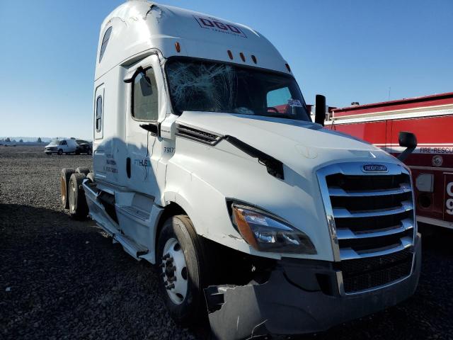 Salvage cars for sale from Copart Airway Heights, WA: 2018 Freightliner Cascadia 1