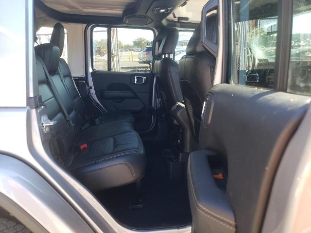 1C4HJXEG4JW315445 Jeep Wrangler Unlimited Sahara