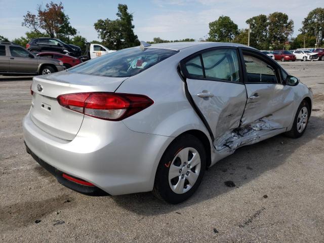 VIN: 3KPFK4A73JE276382 Auction: COPART Lot: 60164852 Location: MO - SPRINGFIELD 3KPFK4A73JE276382 KIA FORTE 2018 SILVER Photo 4