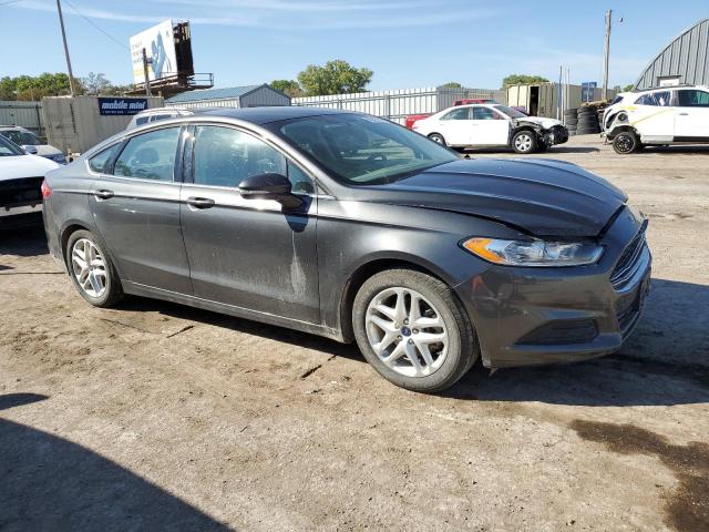 Salvage cars for sale from Copart Wichita, KS: 2016 Ford Fusion SE