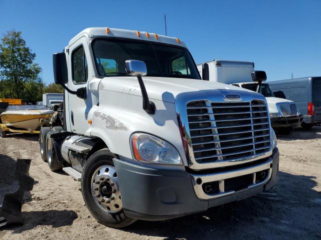 Freightliner salvage cars for sale: 2015 Freightliner Cascadia 1