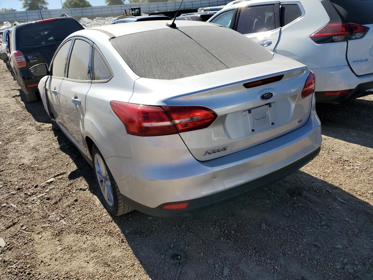 1FADP3F24JL325098 2018 Ford Focus Se