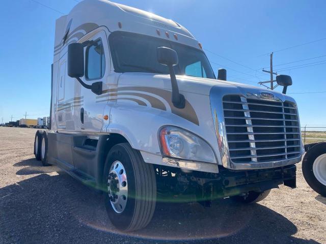 Salvage cars for sale from Copart Amarillo, TX: 2018 Freightliner Cascadia 1