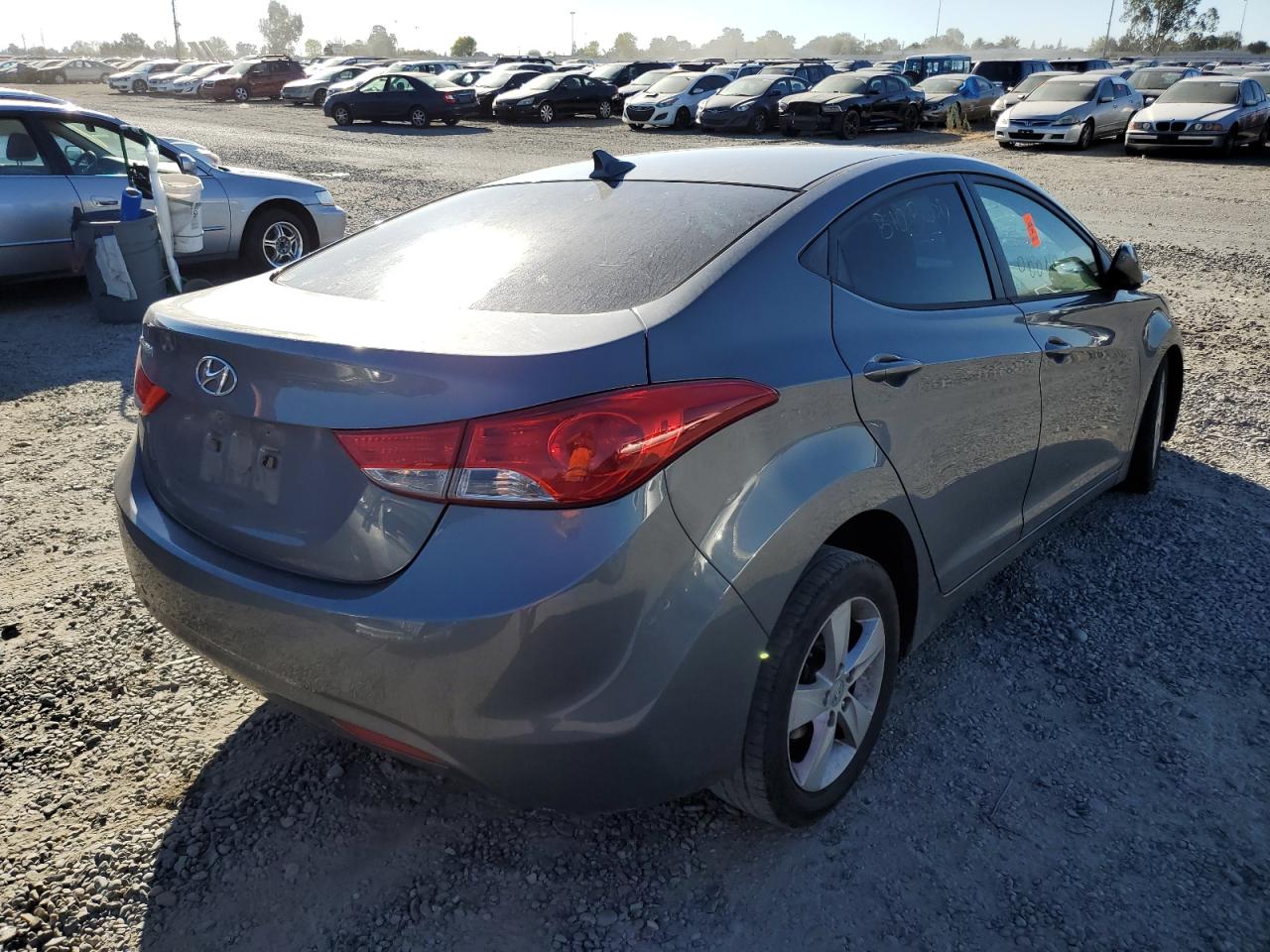 2013 Hyundai Elantra - Image 4