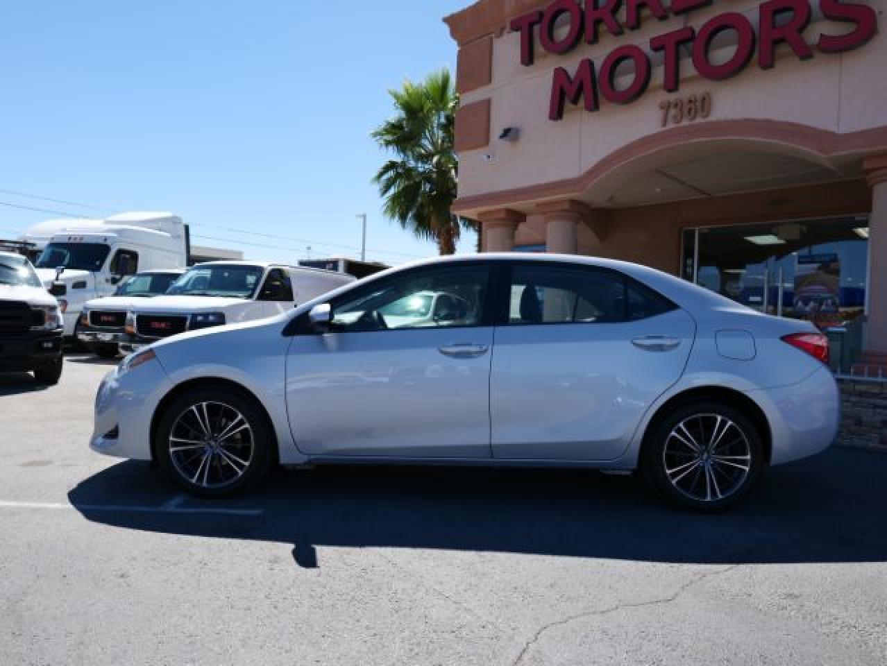 2018 Toyota Corolla L VIN: 2T1BURHEXJC086135 Lot: 61609612