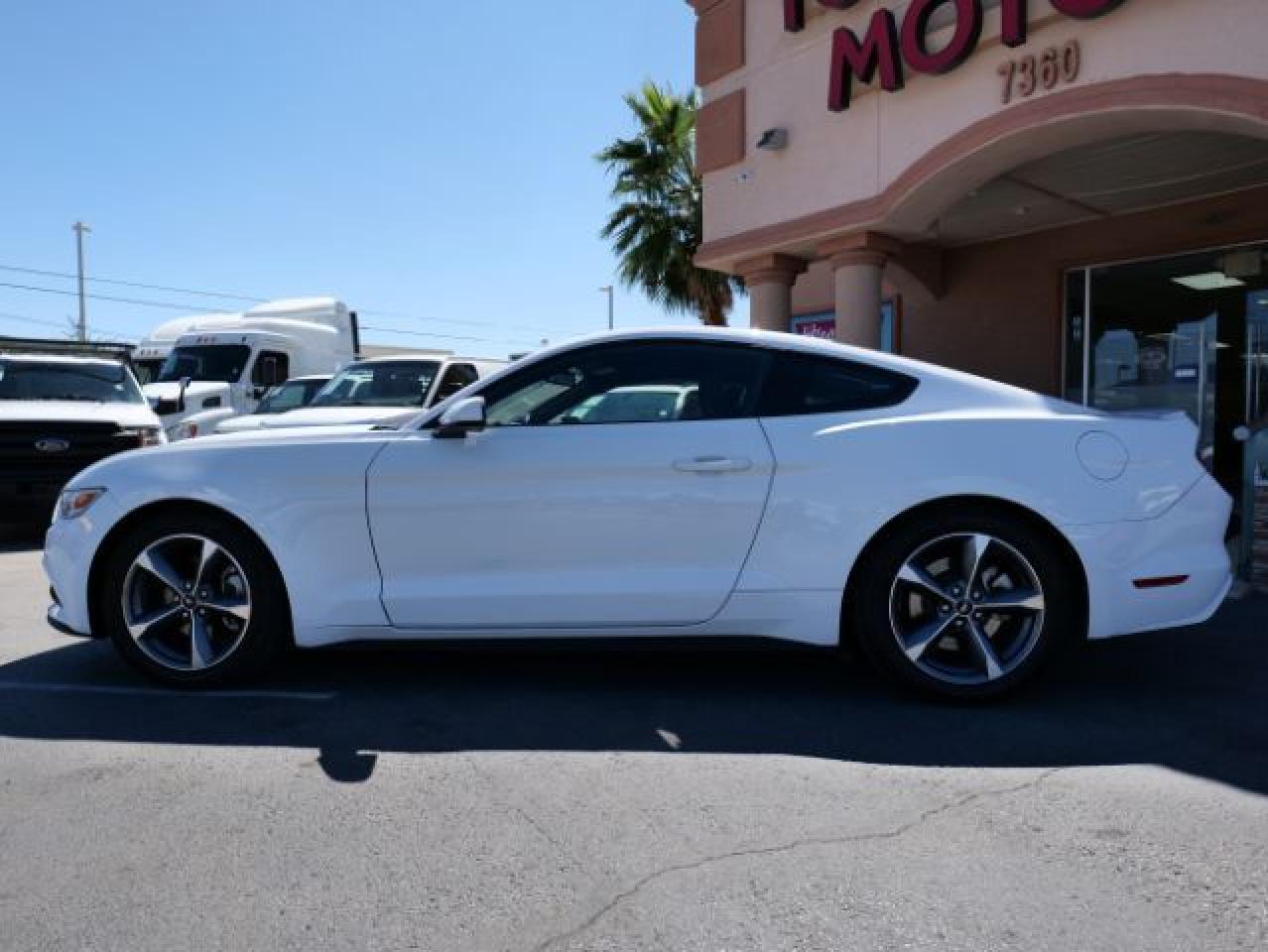 1FA6P8AM6G5252974 2016 Ford Mustang