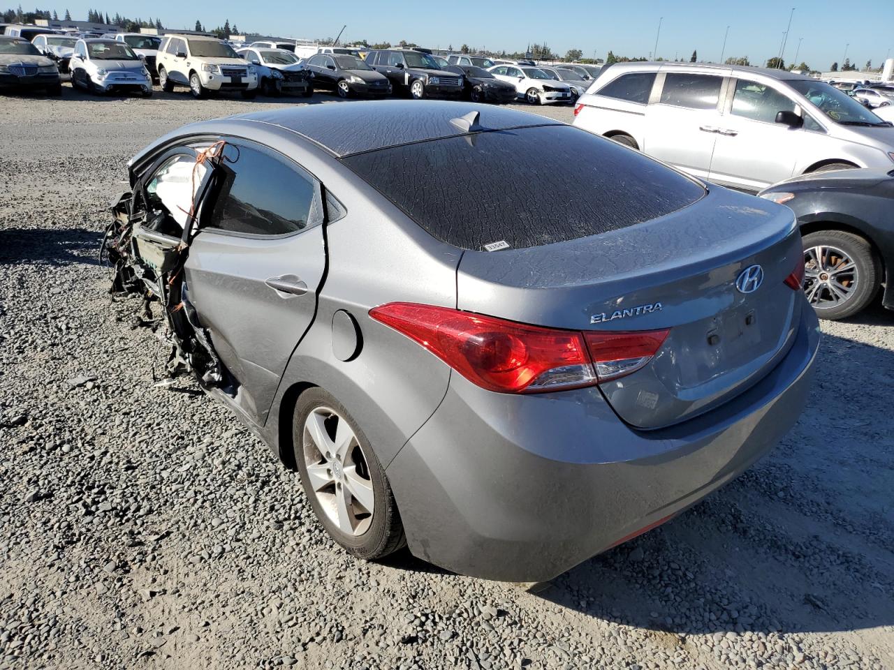 2013 Hyundai Elantra - Image 3