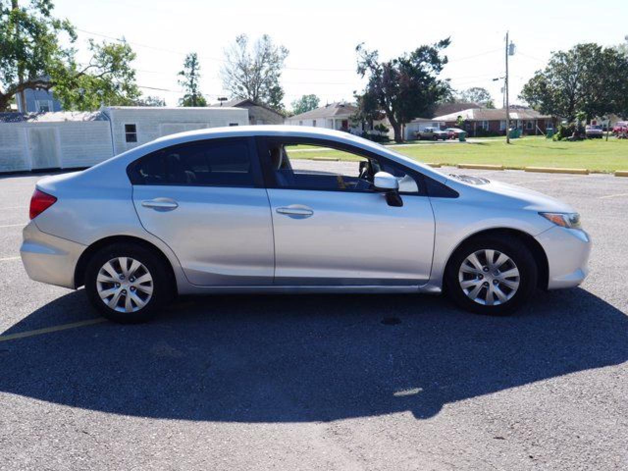 19XFB2F57CE107948 2012 Honda Civic Lx