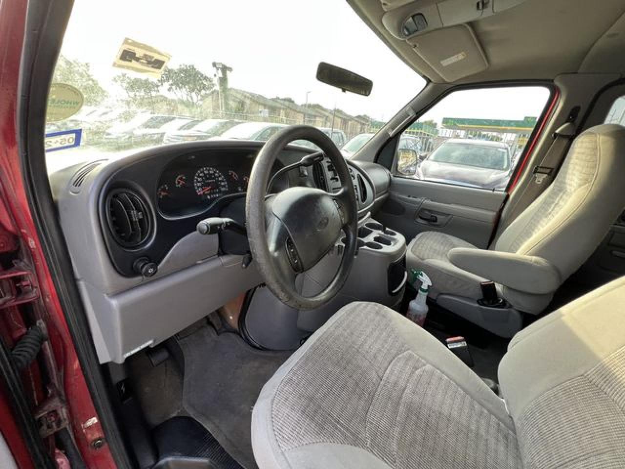 2002 Ford Econoline E150 Wagon VIN: 1FMRE11L92HB15171 Lot: 61786082