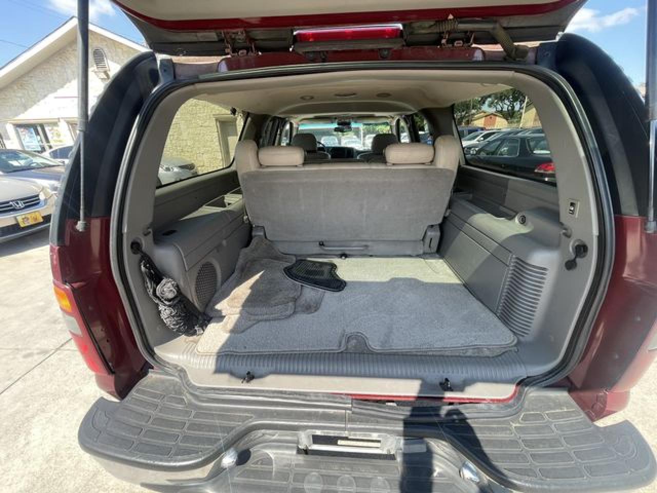 2001 Chevrolet Suburban C1500 VIN: 1GNEC16T21J265672 Lot: 61785872