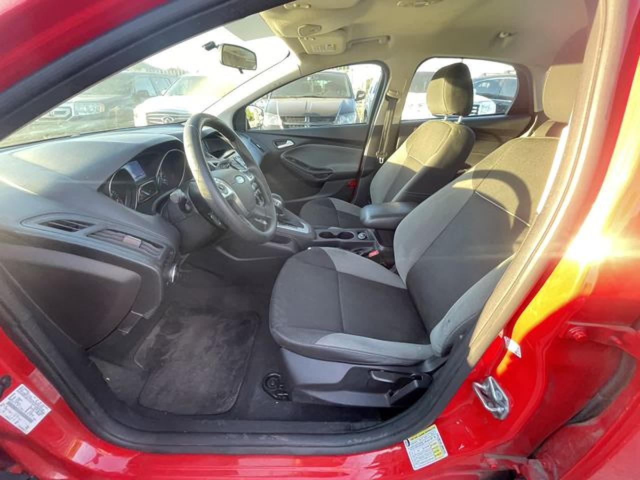 2014 Ford Focus Se VIN: 1FADP3F28EL323070 Lot: 61786532