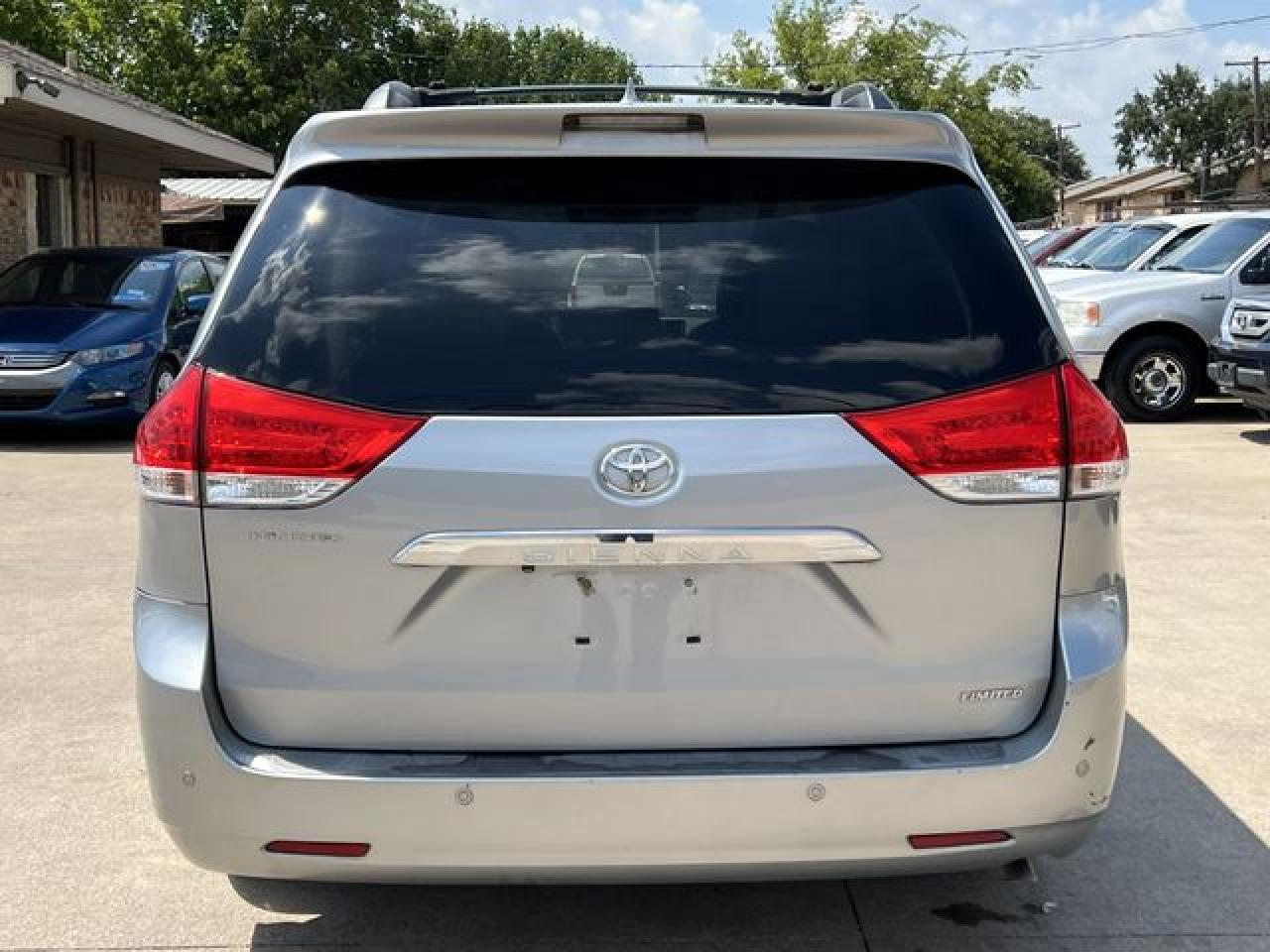 2011 Toyota Sienna Xle VIN: 5TDYK3DC9BS066744 Lot: 61786232