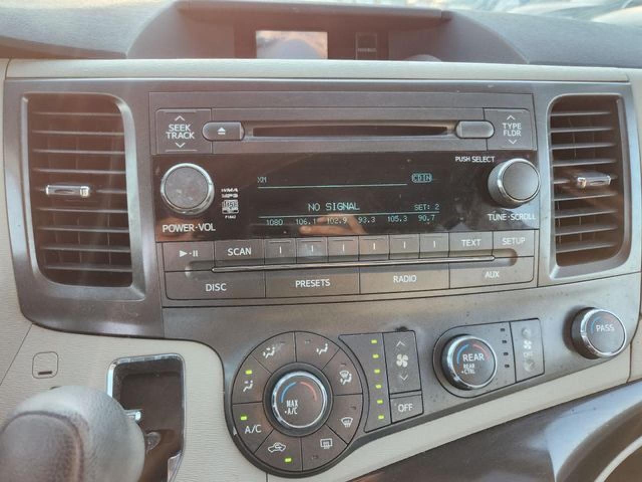 2011 Toyota Sienna Le VIN: 5TDKK3DC9BS024239 Lot: 61786512