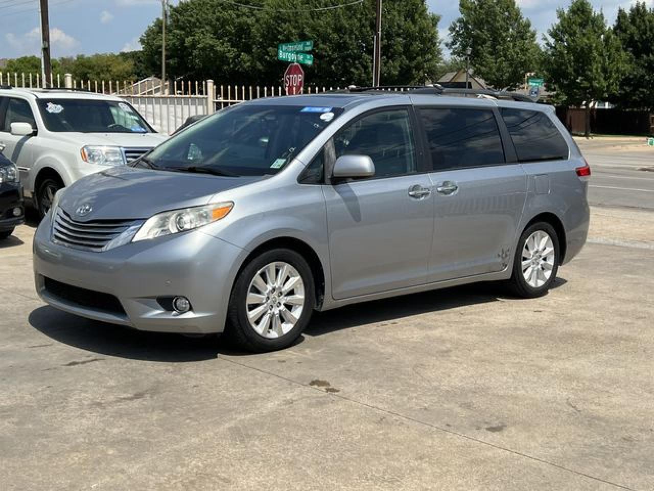 2011 Toyota Sienna Xle VIN: 5TDYK3DC9BS066744 Lot: 61786232