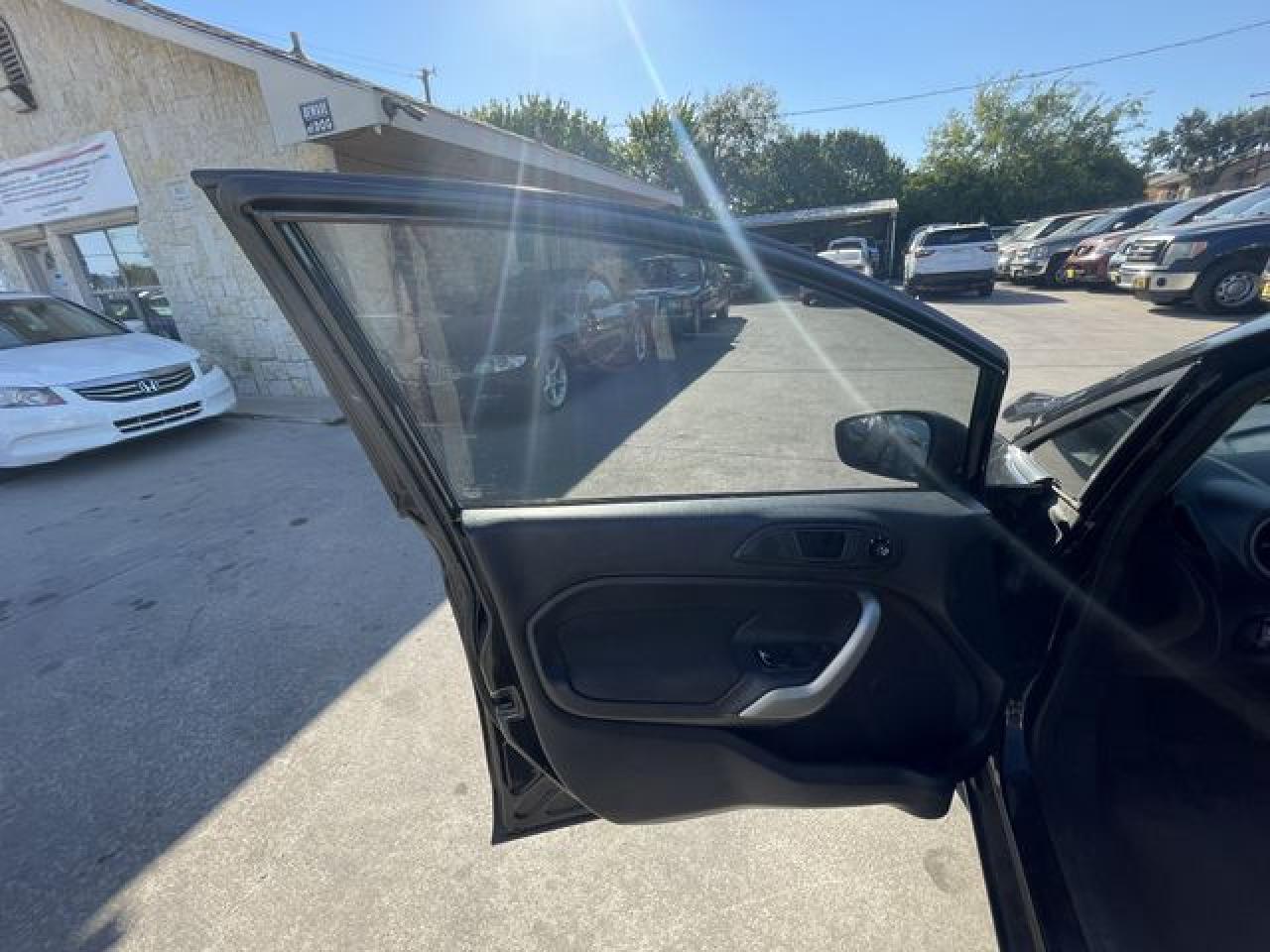 2011 Ford Fiesta Se VIN: 3FADP4BJ1BM151381 Lot: 61786542