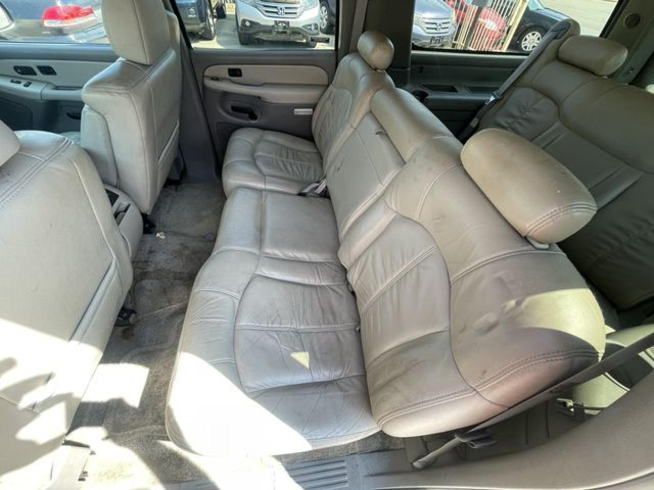 2001 Chevrolet Suburban C1500 VIN: 1GNEC16T21J265672 Lot: 61785872