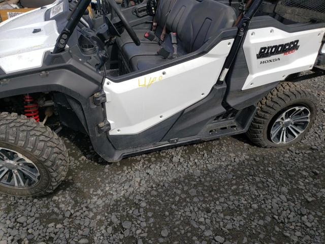 2016 HONDA SXS1000 M5 1HFVE0428G4004549