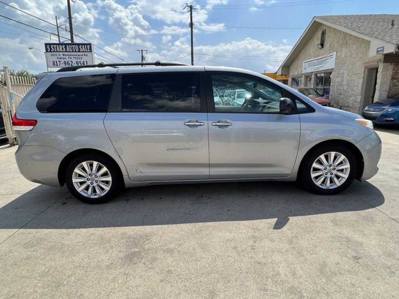 2011 Toyota Sienna Xle VIN: 5TDYK3DC9BS066744 Lot: 61786232