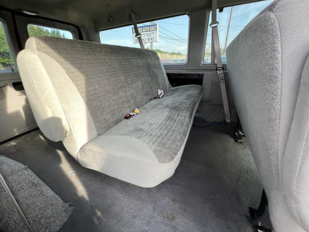 2002 Ford Econoline E150 Wagon VIN: 1FMRE11L92HB15171 Lot: 61786082