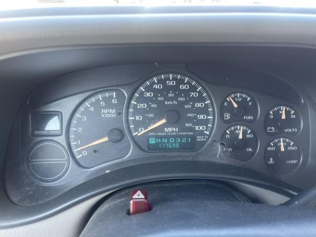 2001 Chevrolet Suburban C1500 VIN: 1GNEC16T21J265672 Lot: 61785872