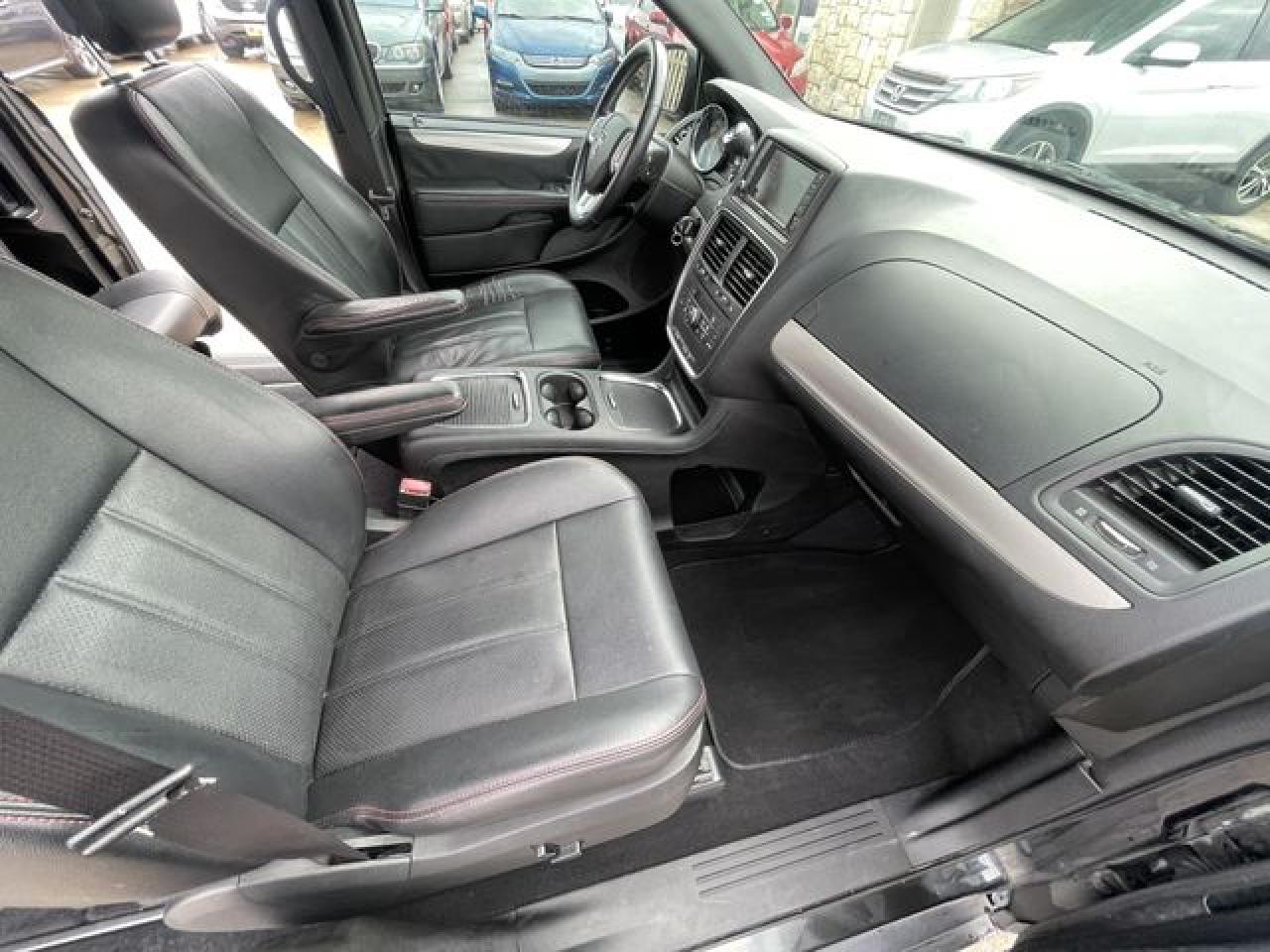 2017 Dodge Grand Caravan Gt VIN: 2C4RDGEG6HR545681 Lot: 61786132