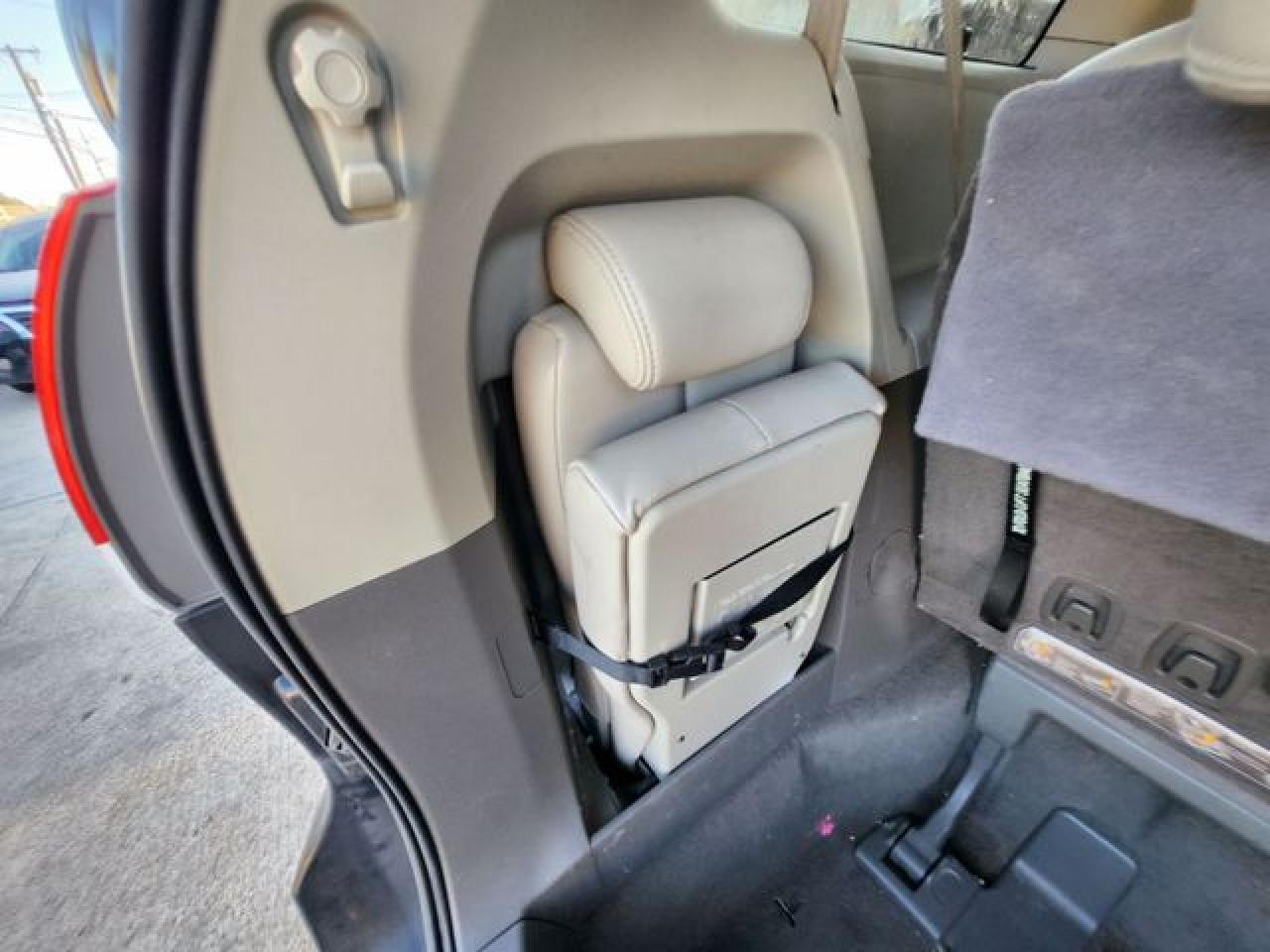 2011 Toyota Sienna Le VIN: 5TDKK3DC9BS024239 Lot: 61786512