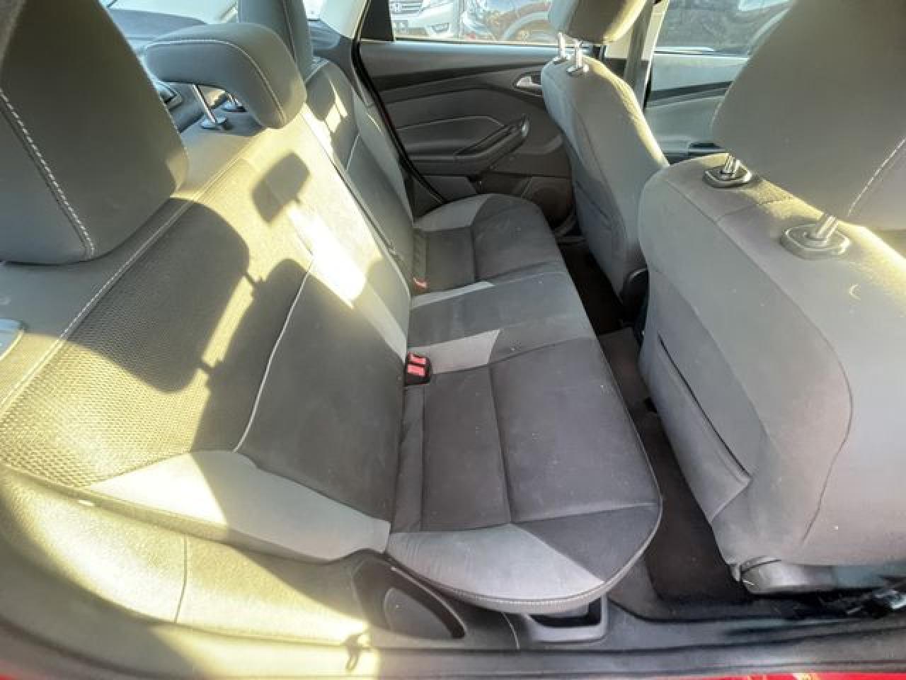 2014 Ford Focus Se VIN: 1FADP3F28EL323070 Lot: 61786532