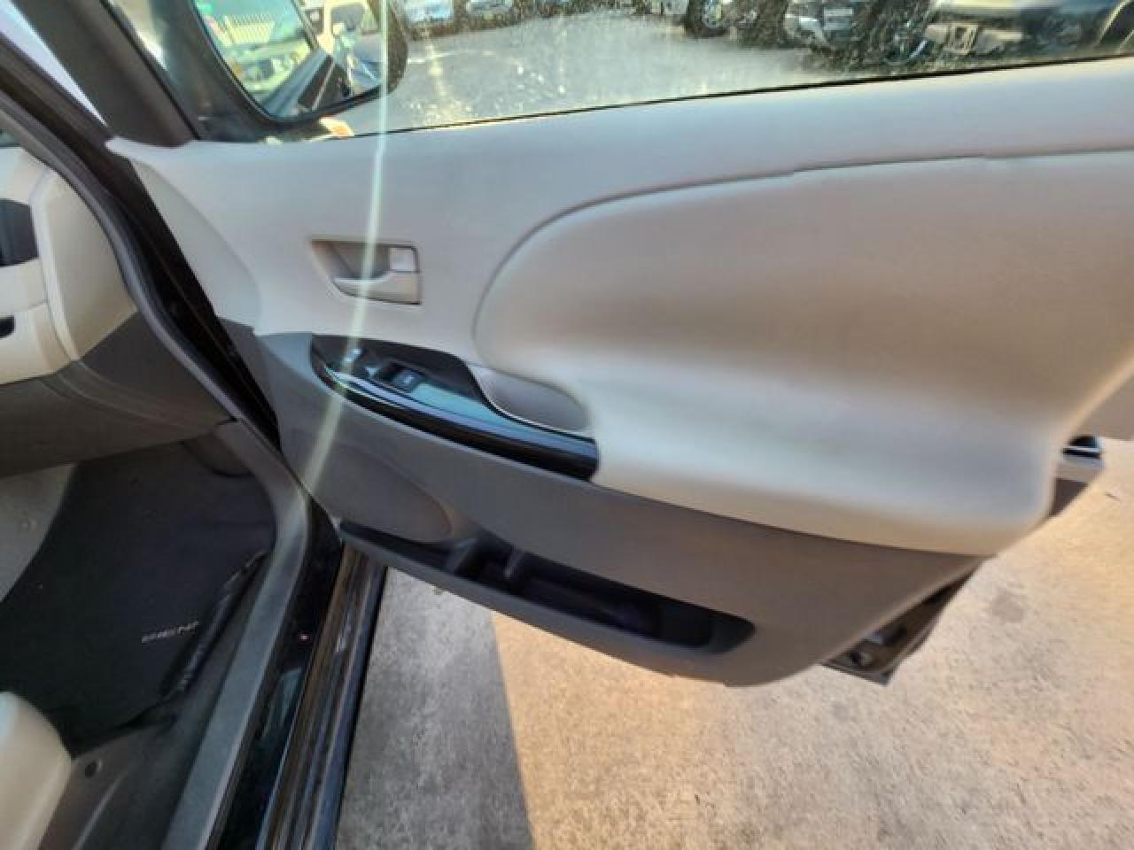 2011 Toyota Sienna Le VIN: 5TDKK3DC9BS024239 Lot: 61786512