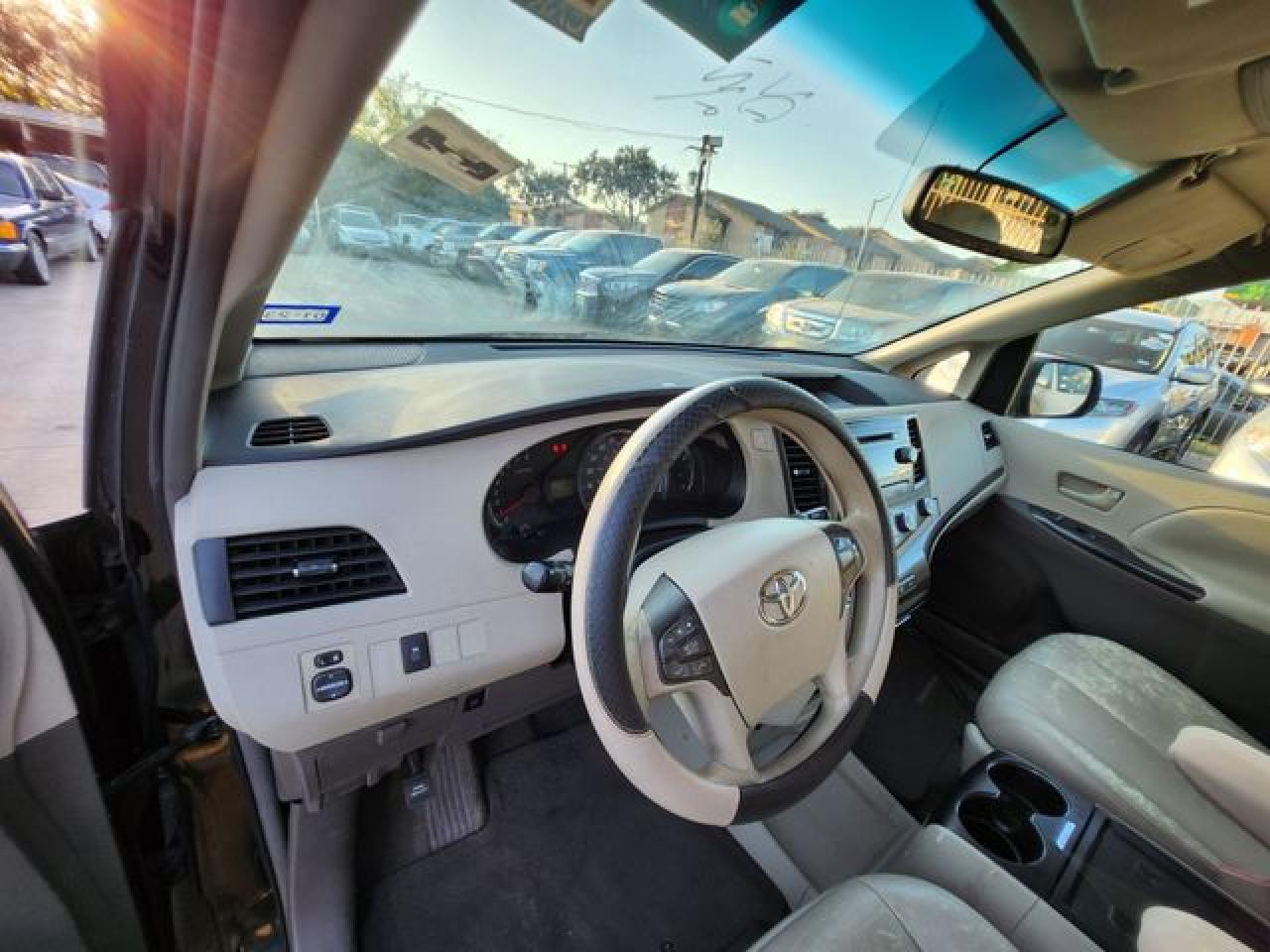 2011 Toyota Sienna Le VIN: 5TDKK3DC9BS024239 Lot: 61786512