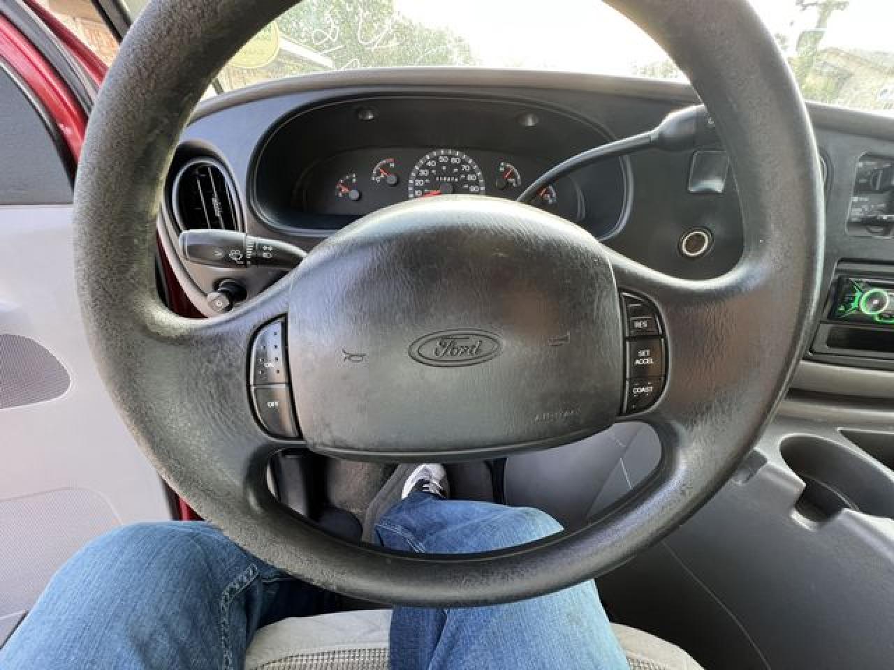 2002 Ford Econoline E150 Wagon VIN: 1FMRE11L92HB15171 Lot: 61786082