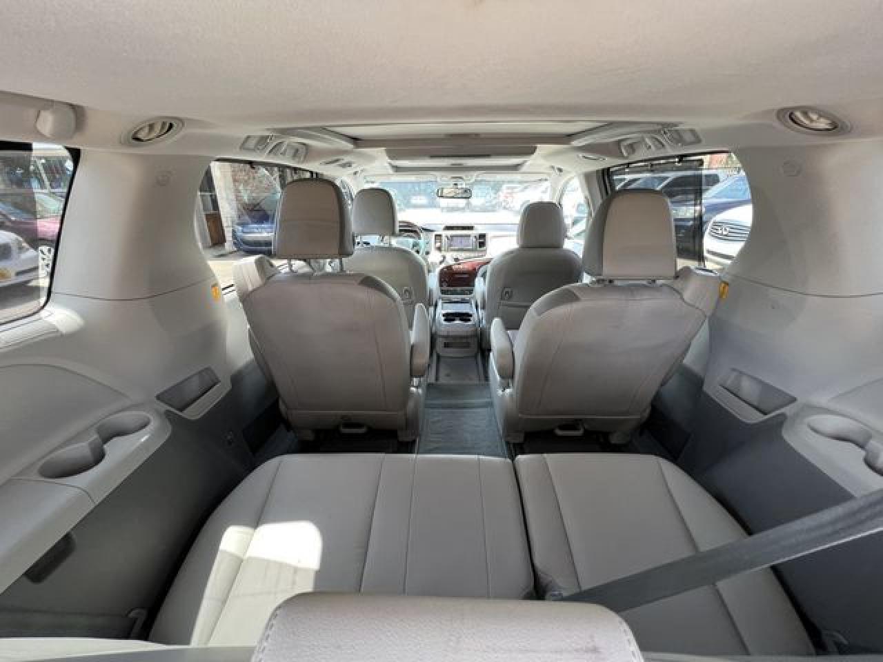 2011 Toyota Sienna Xle VIN: 5TDYK3DC9BS066744 Lot: 61786232