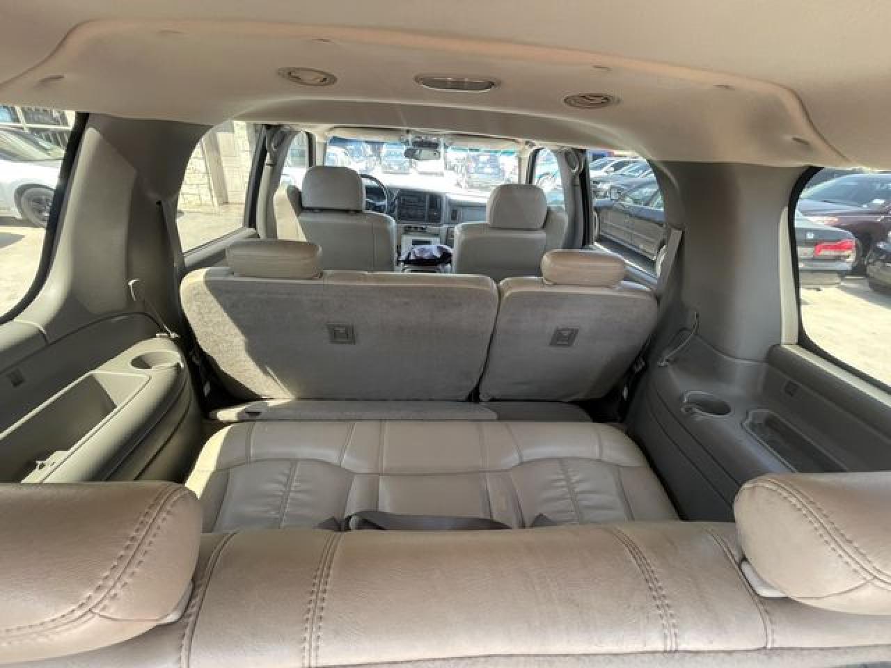 2001 Chevrolet Suburban C1500 VIN: 1GNEC16T21J265672 Lot: 61785872