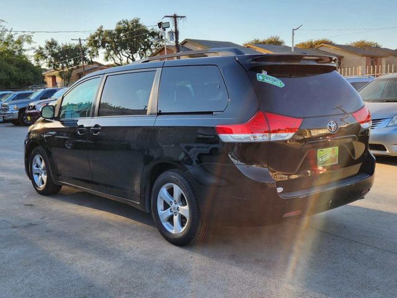 2011 Toyota Sienna Le VIN: 5TDKK3DC9BS024239 Lot: 61786512