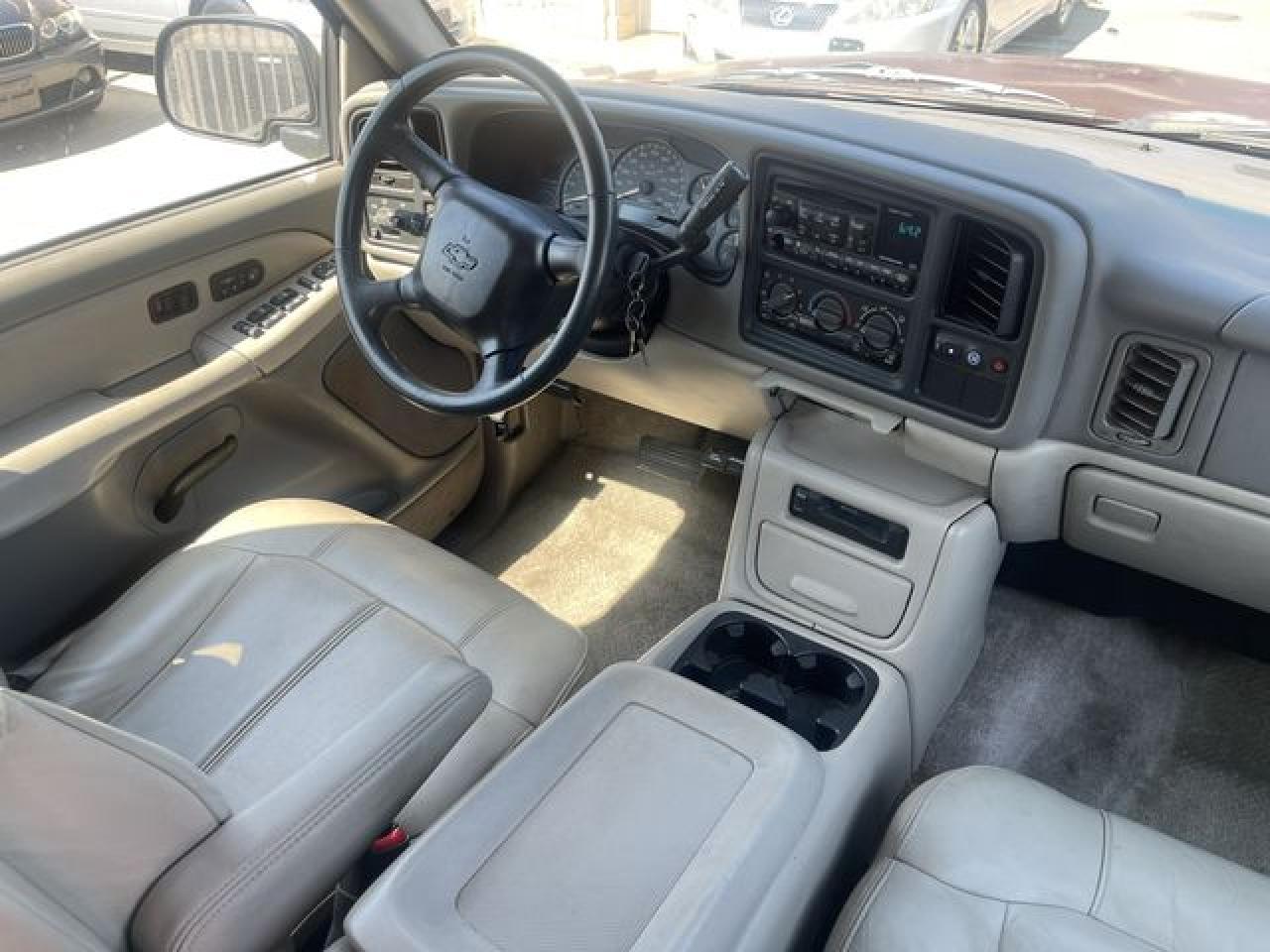 2001 Chevrolet Suburban C1500 VIN: 1GNEC16T21J265672 Lot: 61785872