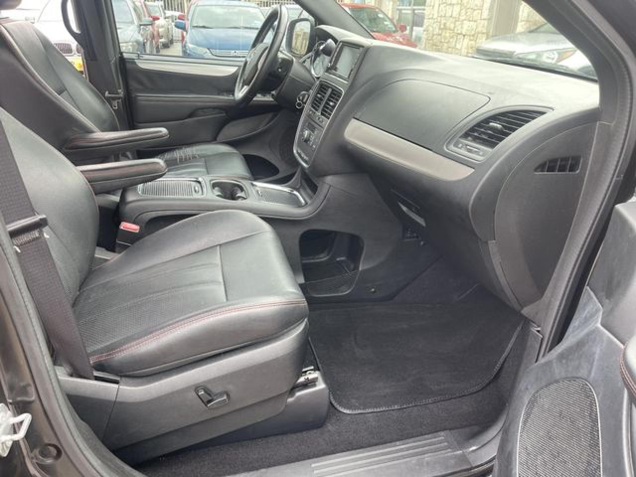 2017 Dodge Grand Caravan Gt VIN: 2C4RDGEG6HR545681 Lot: 61786132