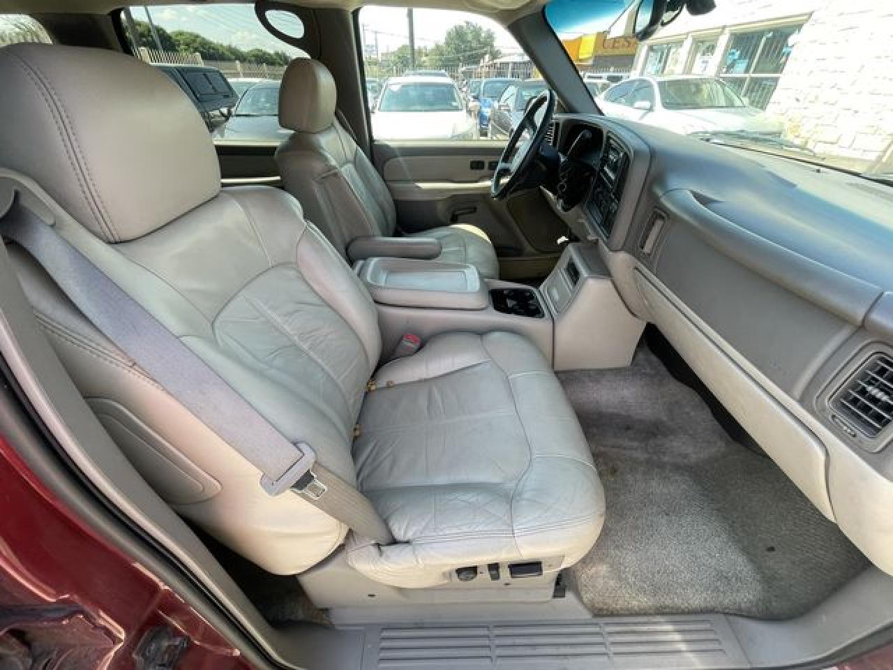 2001 Chevrolet Suburban C1500 VIN: 1GNEC16T21J265672 Lot: 61785872