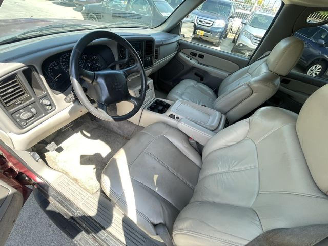 2001 Chevrolet Suburban C1500 VIN: 1GNEC16T21J265672 Lot: 61785872