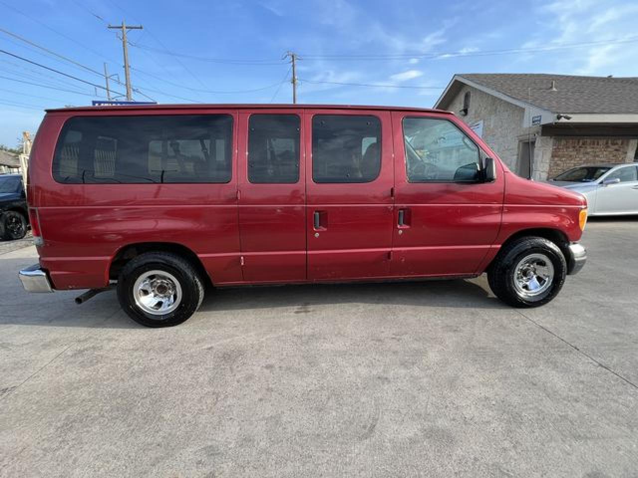 2002 Ford Econoline E150 Wagon VIN: 1FMRE11L92HB15171 Lot: 61786082