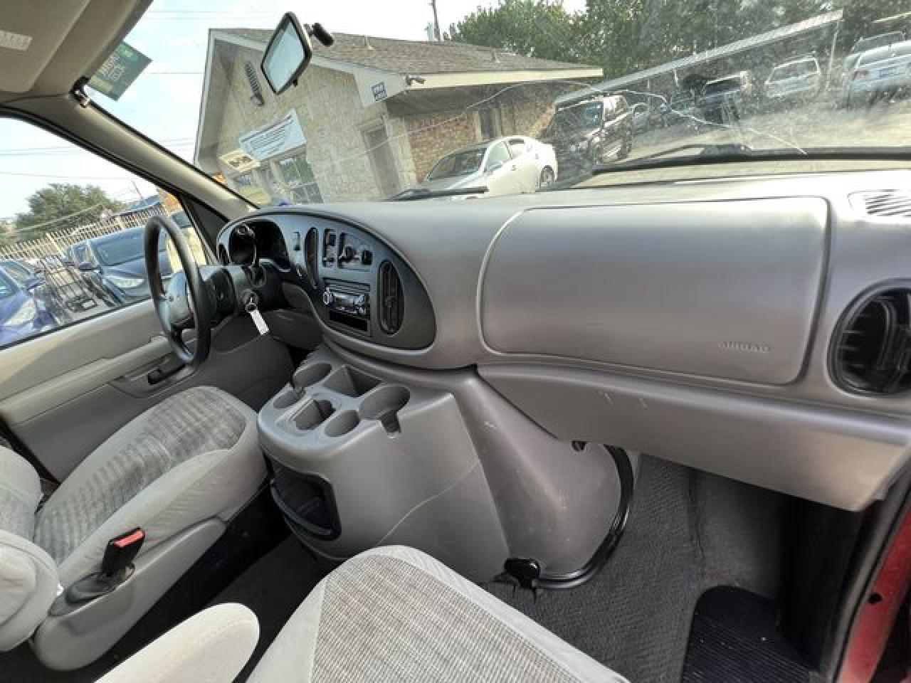 2002 Ford Econoline E150 Wagon VIN: 1FMRE11L92HB15171 Lot: 61786082