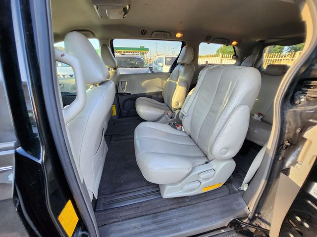 2011 Toyota Sienna Le VIN: 5TDKK3DC9BS024239 Lot: 61786512