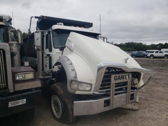 Salvage trucks for sale at Gaston, SC auction: 2014 Mack 700 GU700