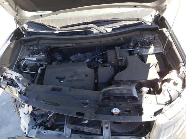 JA4AZ3A33KZ009899 Mitsubishi Outlander Se