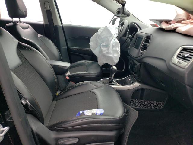 Фото: 3C4NJCBB7JT137542 - 5