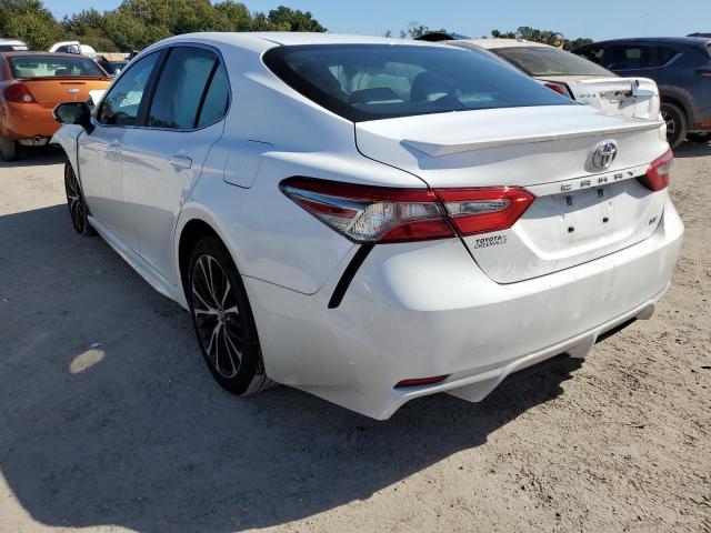 VIN: 4T1B11HK5JU134106 Auction: COPART Lot: 60965142 Location: FL - TAMPA SOUTH 4T1B11HK5JU134106 TOYOTA CAMRY 2018 WHITE Photo 3