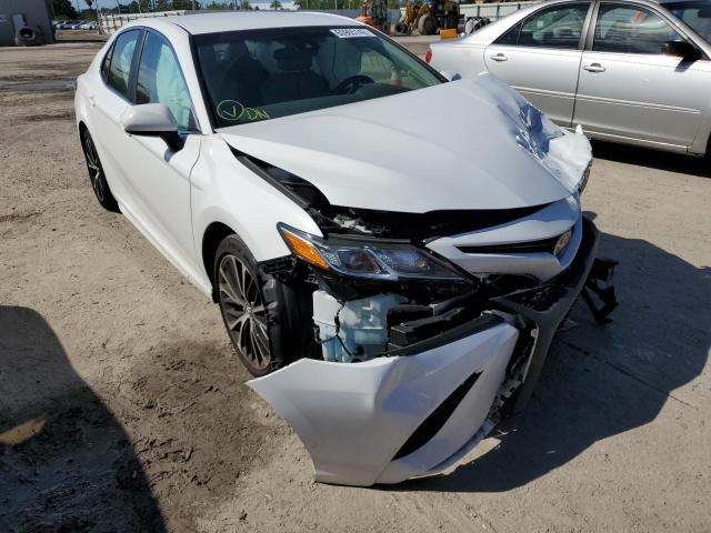 VIN: 4T1B11HK5JU134106 Auction: COPART Lot: 60965142 Location: FL - TAMPA SOUTH 4T1B11HK5JU134106 TOYOTA CAMRY 2018 WHITE Photo 1